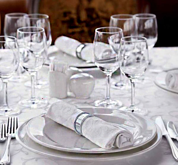 weisse Gastro-Tischwaesche weisse Gastro-Tischwaesche